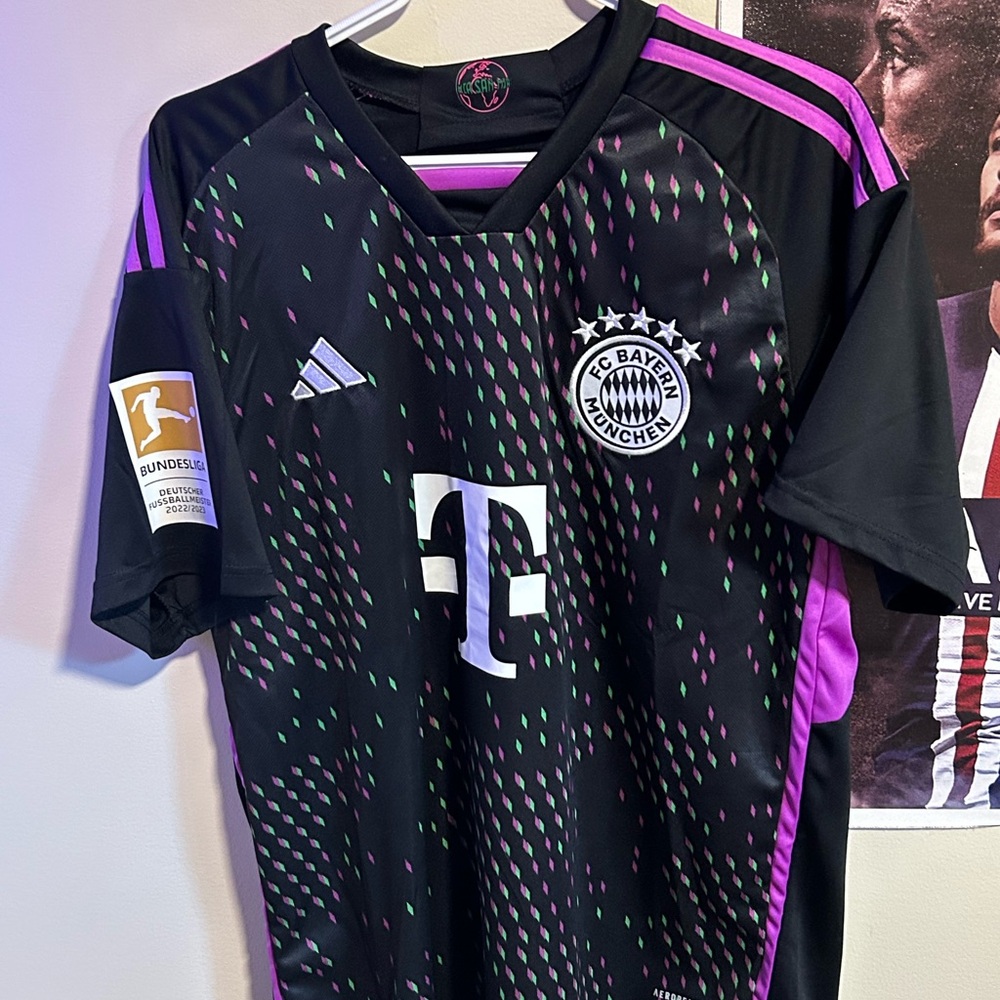 Adidas Bayern Munich 23/24 away jersey